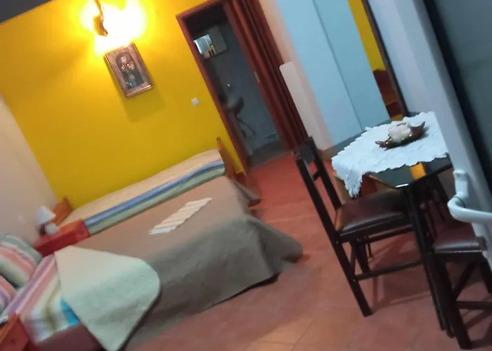 Sakis. Konukevi Órma