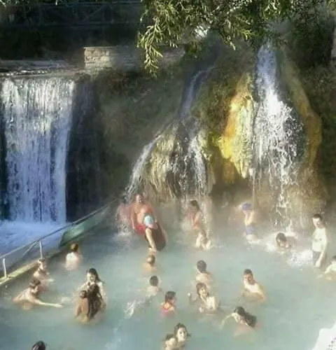 Sakis. Konukevi Órma